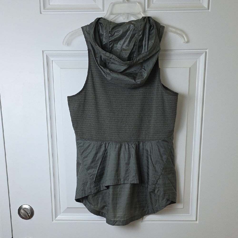 REI Olive Green Hooded Lightweight Vest. Size XS - Picture 7 of 11